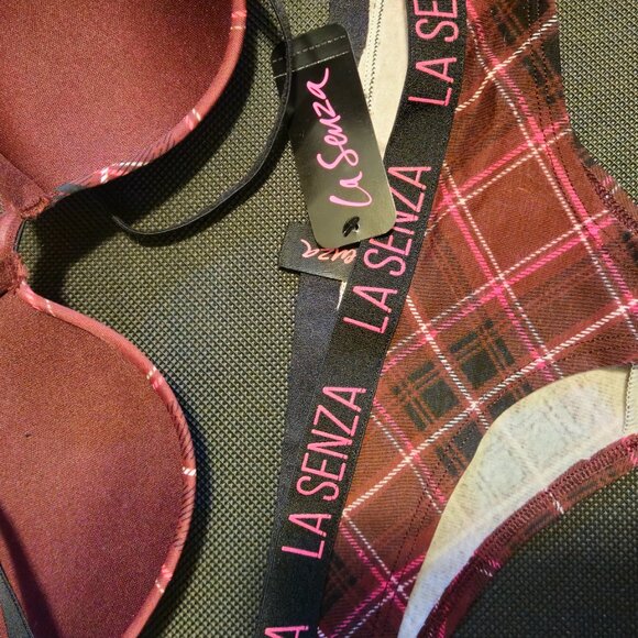 La Senza - Remix Red Plaid Bra and Panty Set - Picture 4 of 4